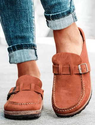Women's comfortable ergonomic clogs with a sturdy cork sole, perfect for casual everyday footwear.