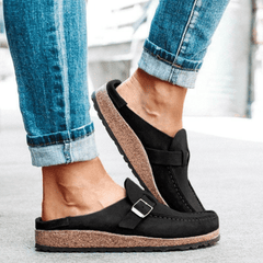 Stylish women's casual clogs: ergonomic design, comfortable cork sole, and easy slip-on wear.
