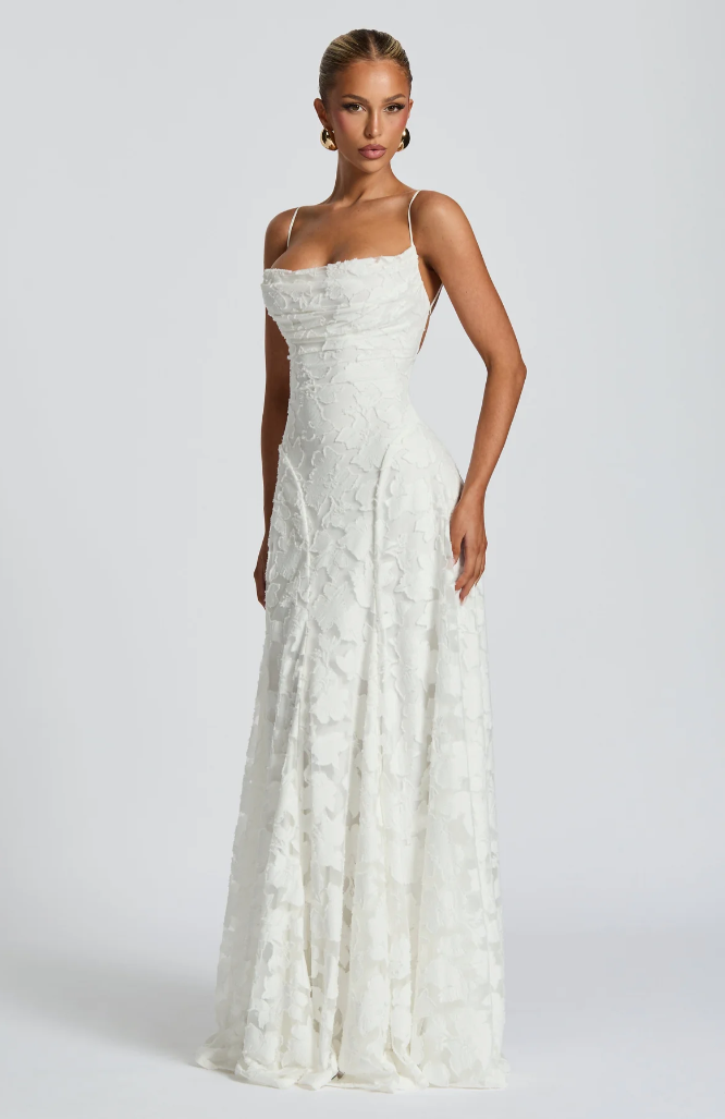 Vesara | Elegant and glamorous maxi dress 1
