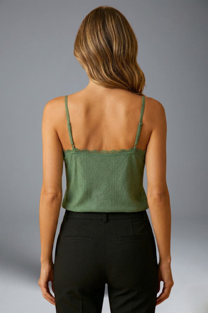 Women's Lace Cami | V Neck Sleeveless Knit Straight Fit