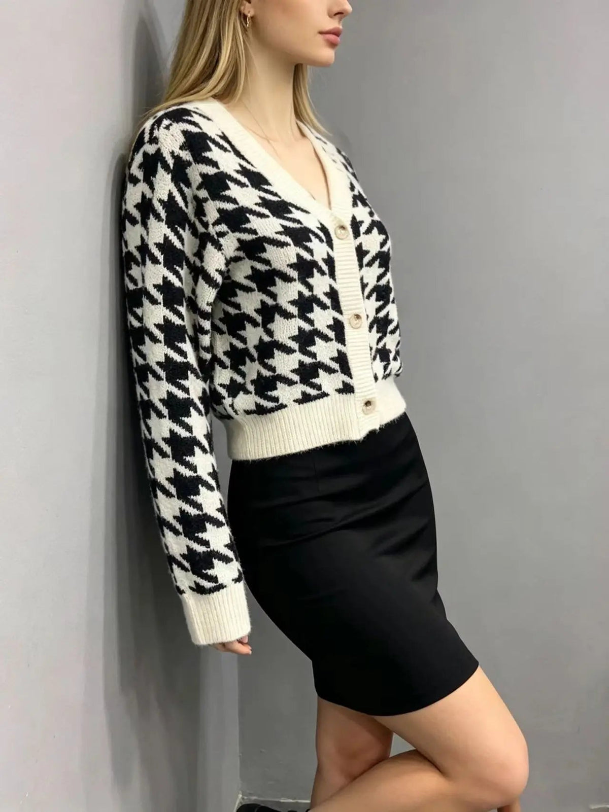 Women's Cropped Cardigan | V Neck Houndstooth Knit Button Front