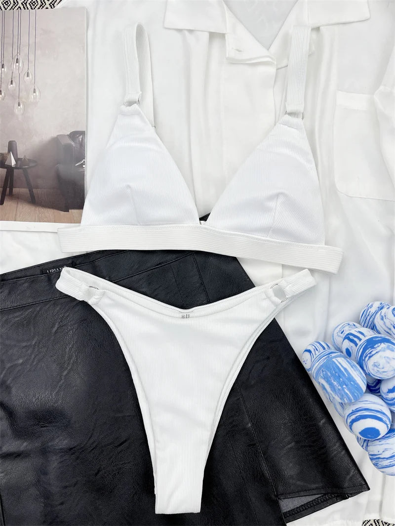 Vera | Unieke & trendy bikini in de kleur Zwart voor dames in Beach stijl ideaal voor de zomer.