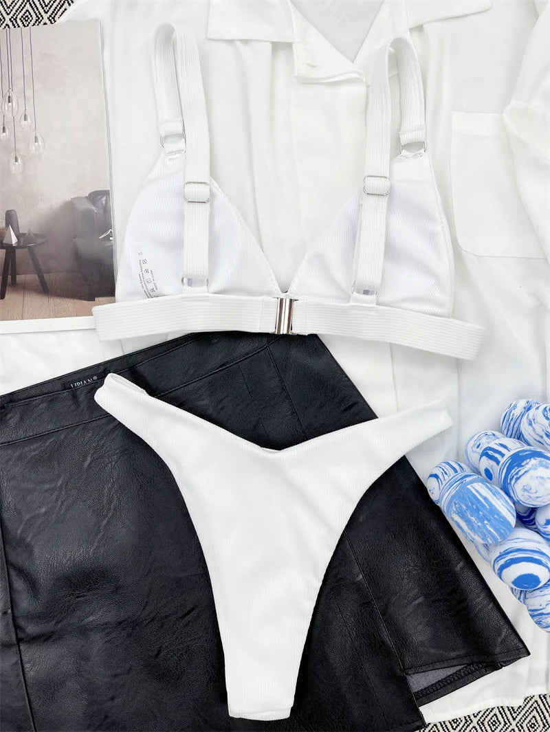 Vera | Unieke & trendy bikini in de kleur Zwart voor dames in Beach stijl ideaal voor de zomer.